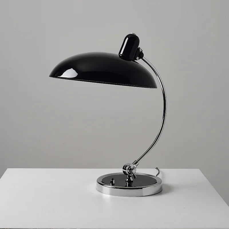 Dänische Tischlampe – Skandinavisches Design für stilvolle Beleuchtung
