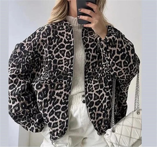 Stylish Leopard Print Bomber Jacket in Luxurious Fabric – Women's Fashion