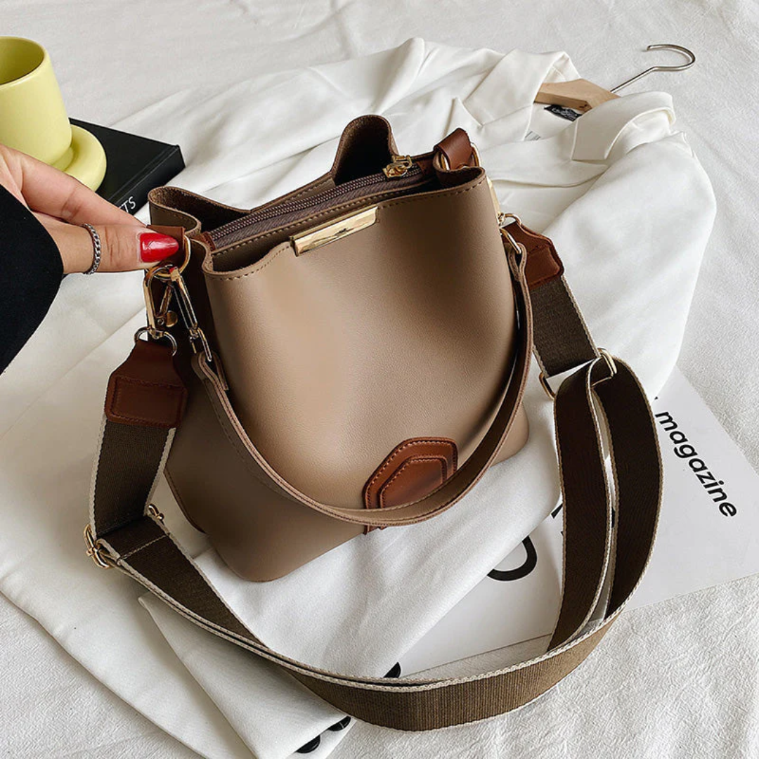 Stylish Leather Shoulder Bag - BellaViva