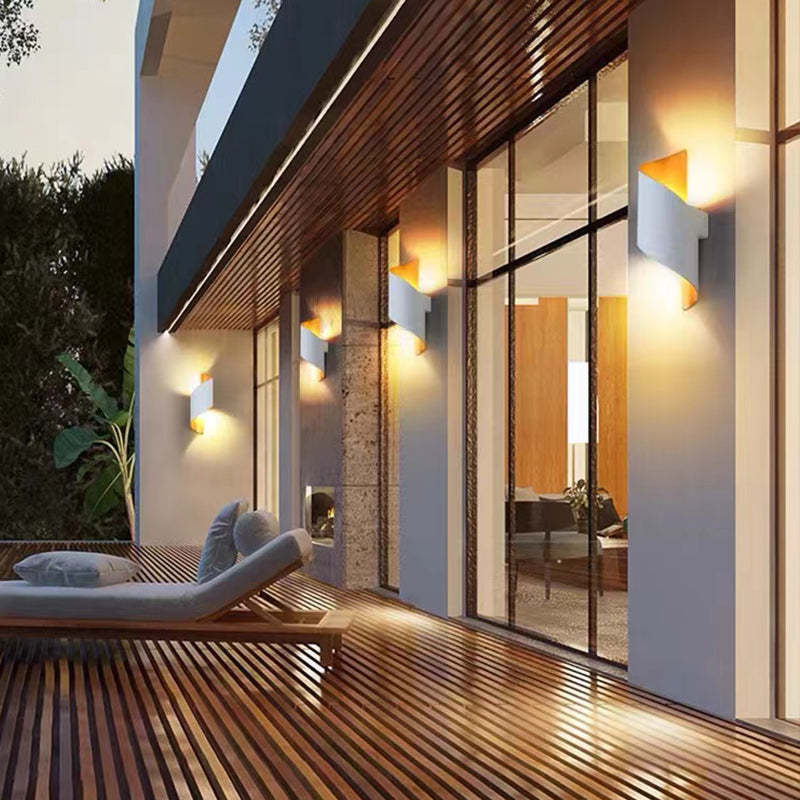 TwistLight Spiral-Shaped Modern LED Wall Fixture