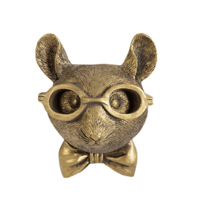 Charming Rustic Wall Decor with Natural Elegance