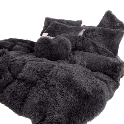 Luxurious Three-Piece Velvet Bedding Set with Soft Velvety Texture