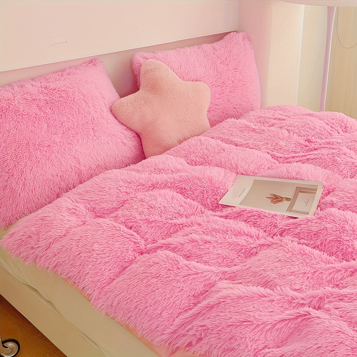 Luxurious Three-Piece Velvet Bedding Set with Soft Velvety Texture