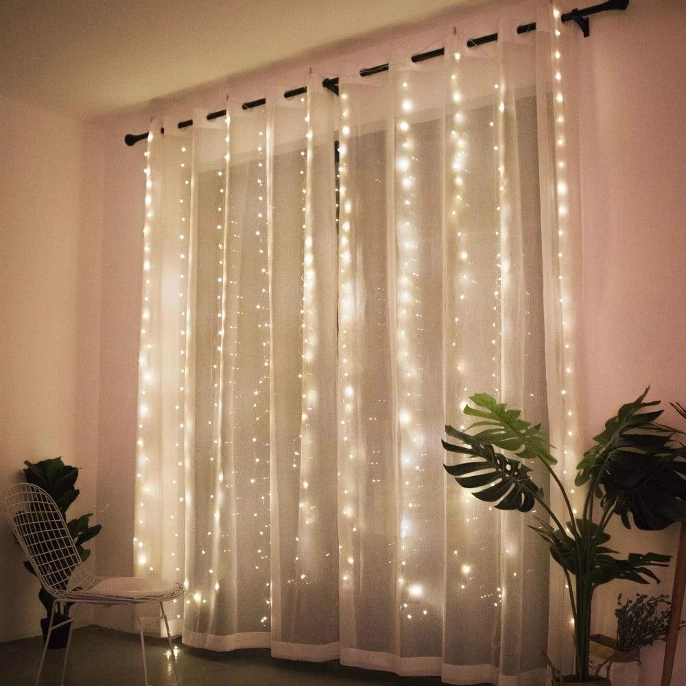 Christmas Cascade Light Curtain with Twinkling Patterns