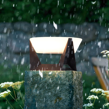 Landinglight | Stylish Solar-Powered Outdoor Lantern