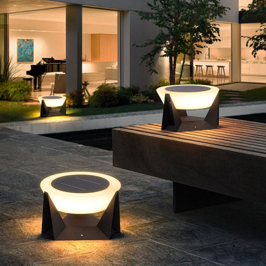 Landinglight | Stylish Solar-Powered Outdoor Lantern