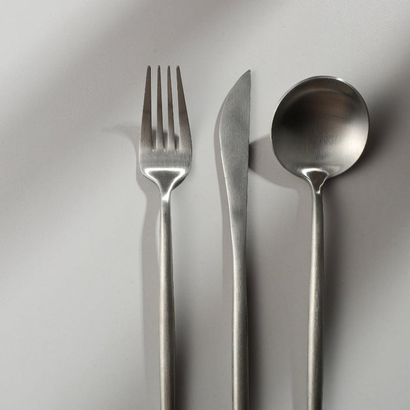 Finix | Sleek Stainless Steel Cutlery Set - Contemporary Dining Essentials for an Elegant Table