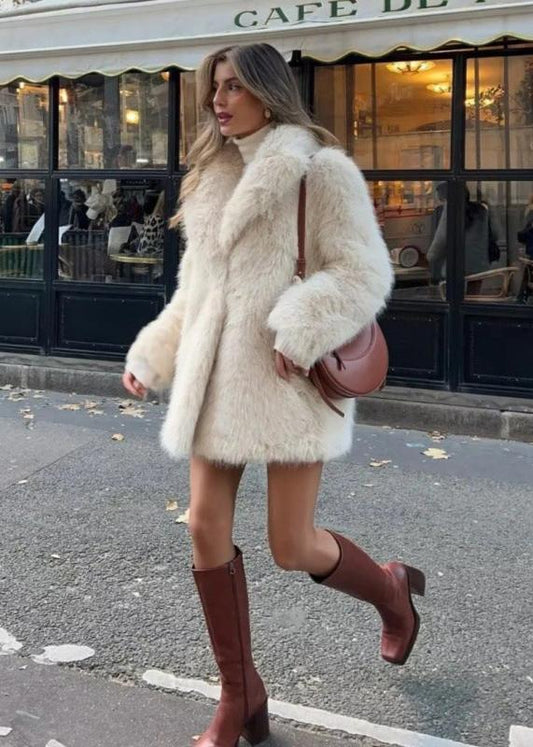 Stylish Women's Faux Fur Winter Coat - Elegantly Warm and Fashionable
