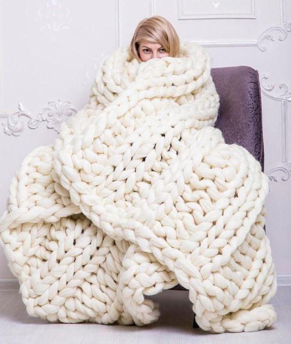 Cozy Knitted Blanket in 80x100 cm and 100x120 cm – A Chic Home Essential for Autumn and Winter