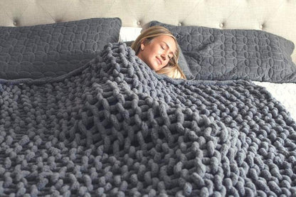 Cozy Knitted Blanket in 80x100 cm and 100x120 cm – A Chic Home Essential for Autumn and Winter