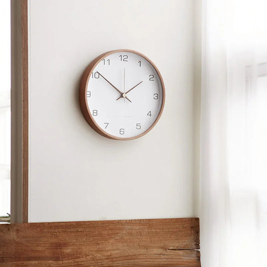 Wanduhr aus Holz und Glas – Stilvolle Kombination aus Natur und Eleganz