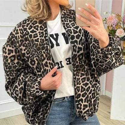 Stylish Leopard Print Bomber Jacket in Luxurious Fabric – Women's Fashion