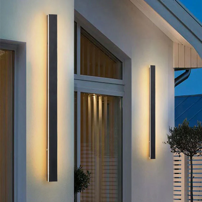 Contemporary LED Wall Light – LineaGlow