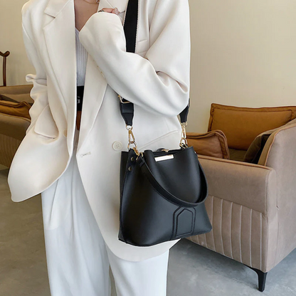 Stylish Leather Shoulder Bag - BellaViva