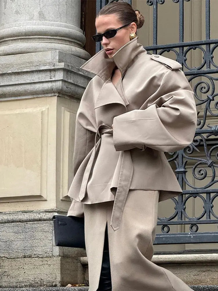 Retro Women's Trench Coat with Turn-Down Collar and Shoulder Pads - Chic Short Jacket