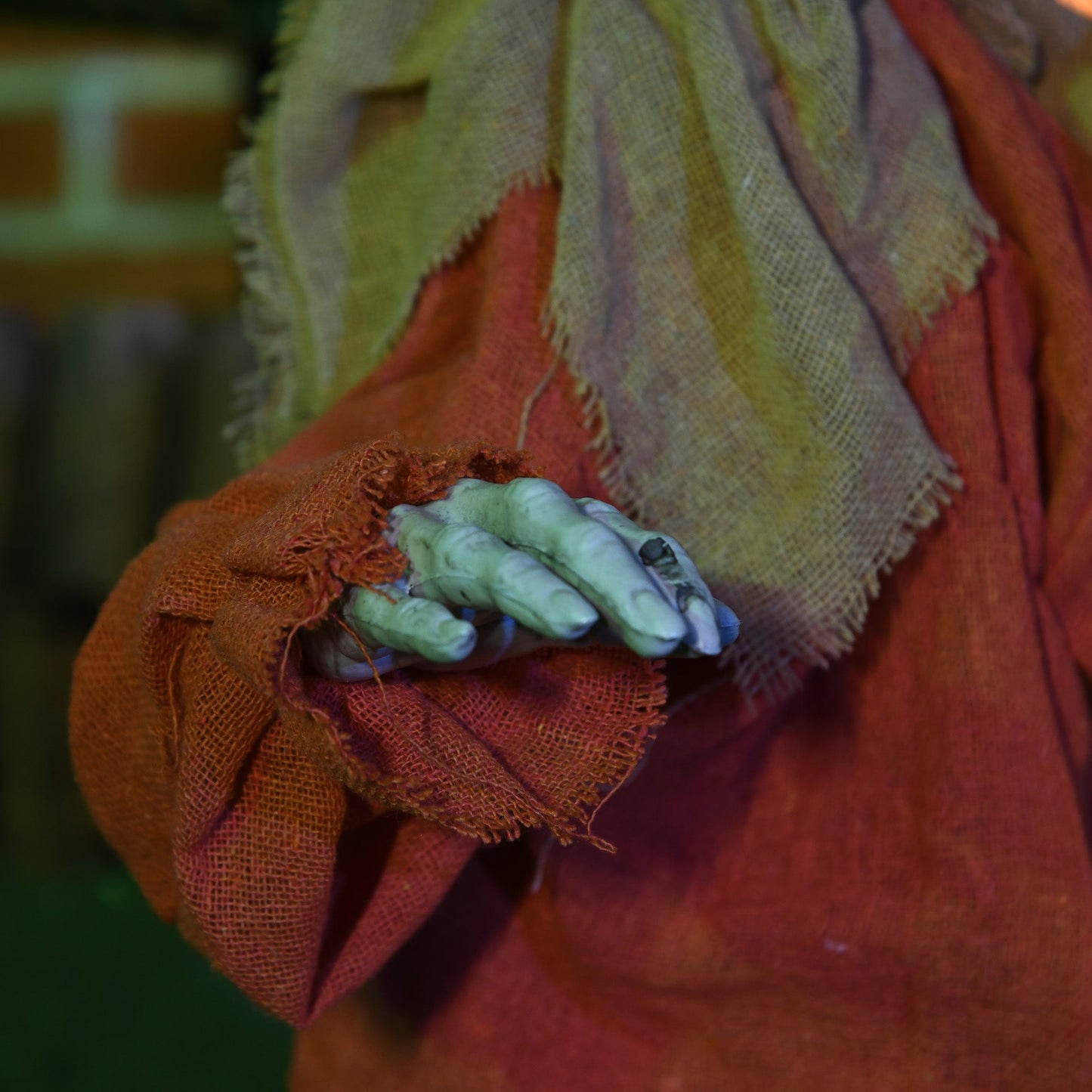 Motion-Activated Halloween Scarecrow - Spooky LED Garden Decoration (80 cm)