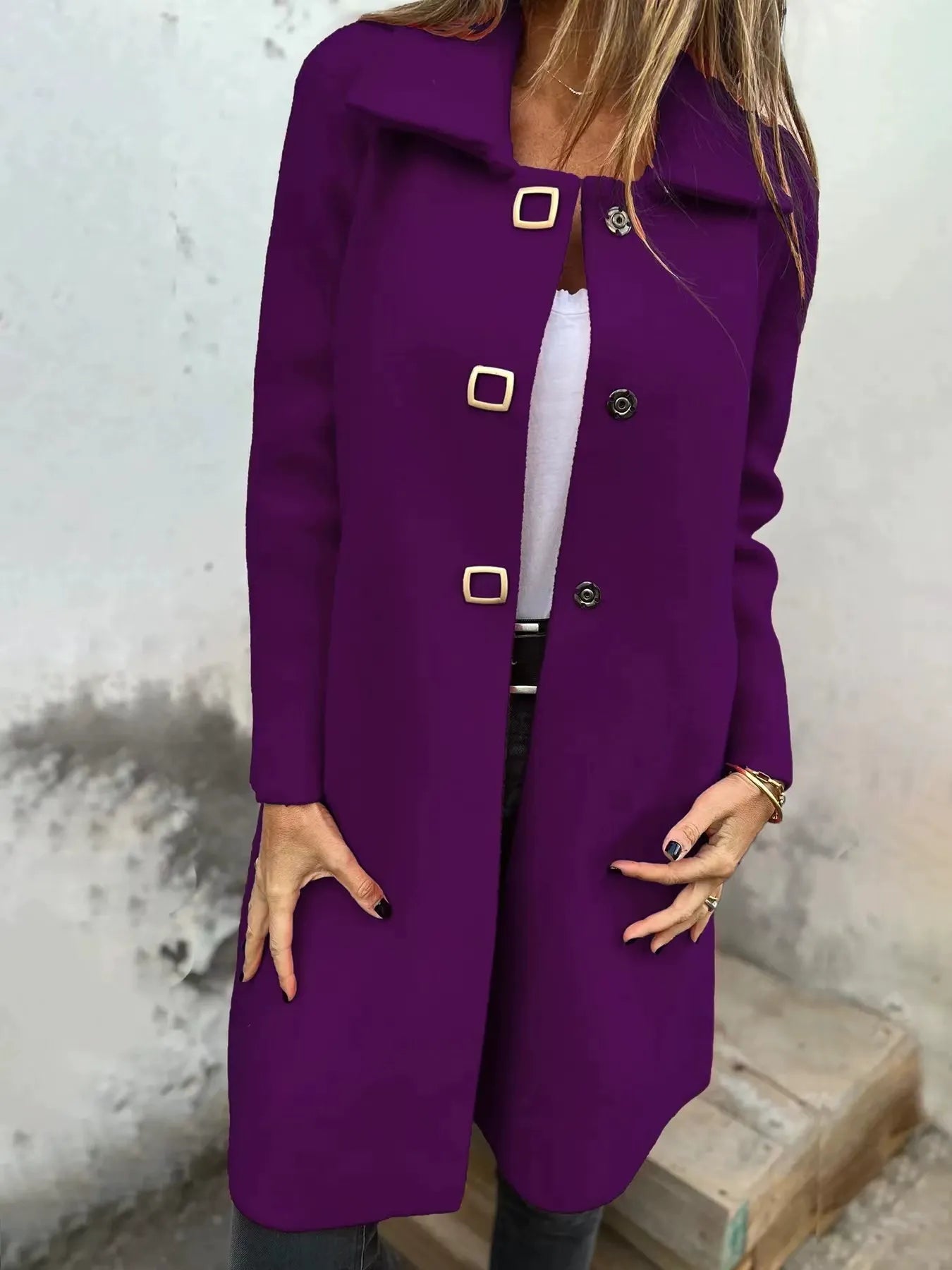 Mid-Length Women's Tailored Wool Coat – Single-Breasted Winter Coat with Wide Lapels
