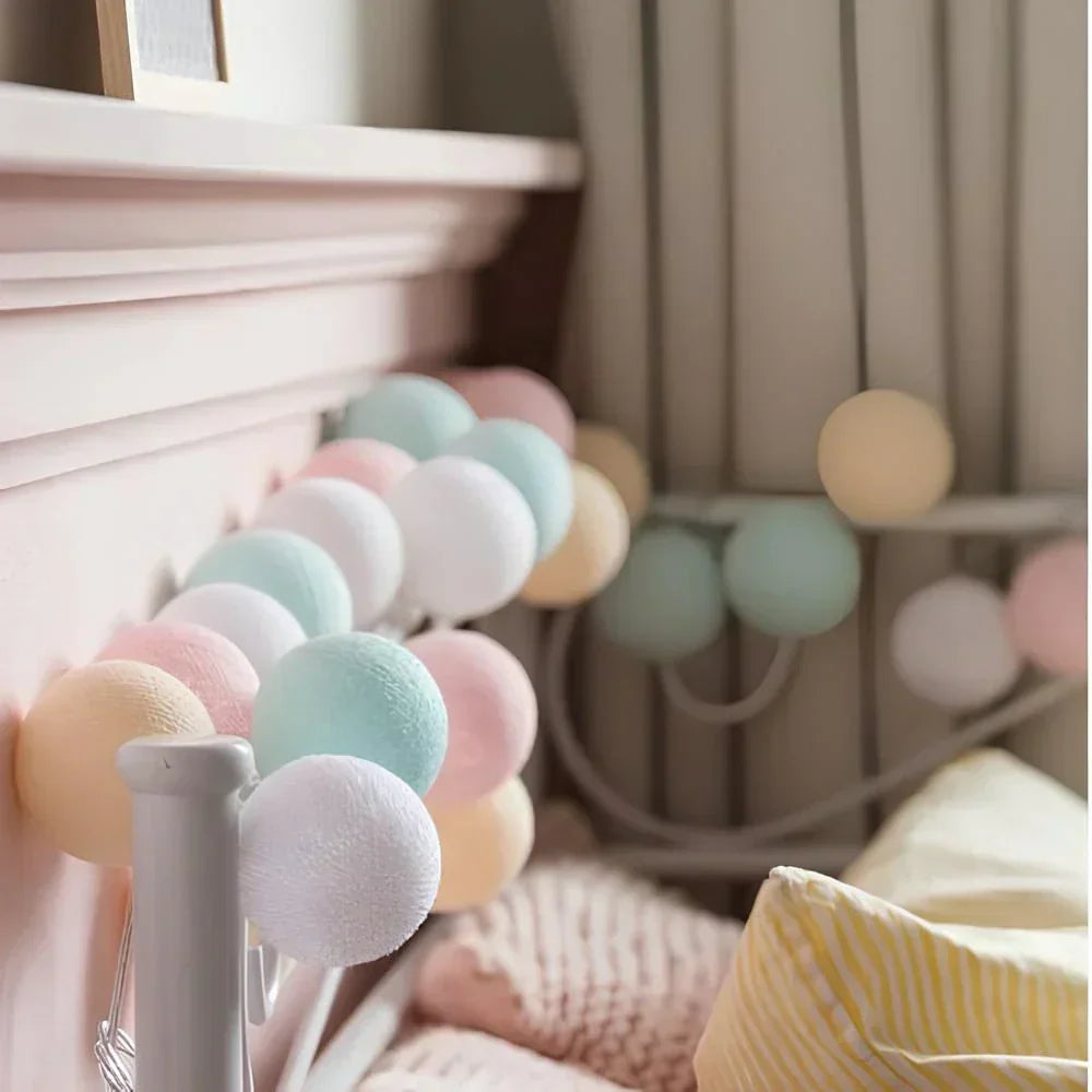 LumaBreeze Balloon Garland with Lights