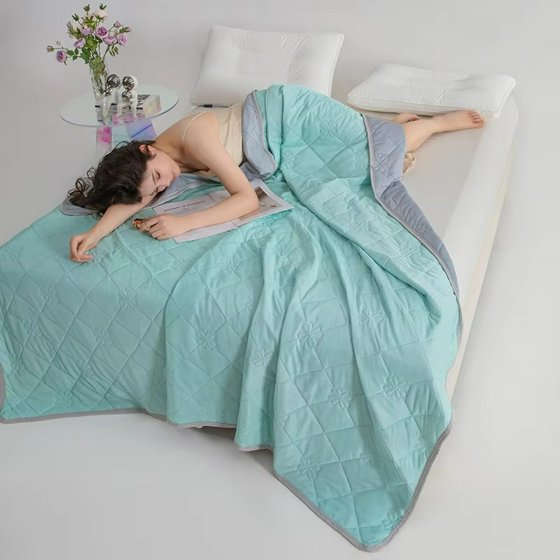 Lightweight Summer Duvet for Air-Conditioned Spaces - Soft and Comfortable
