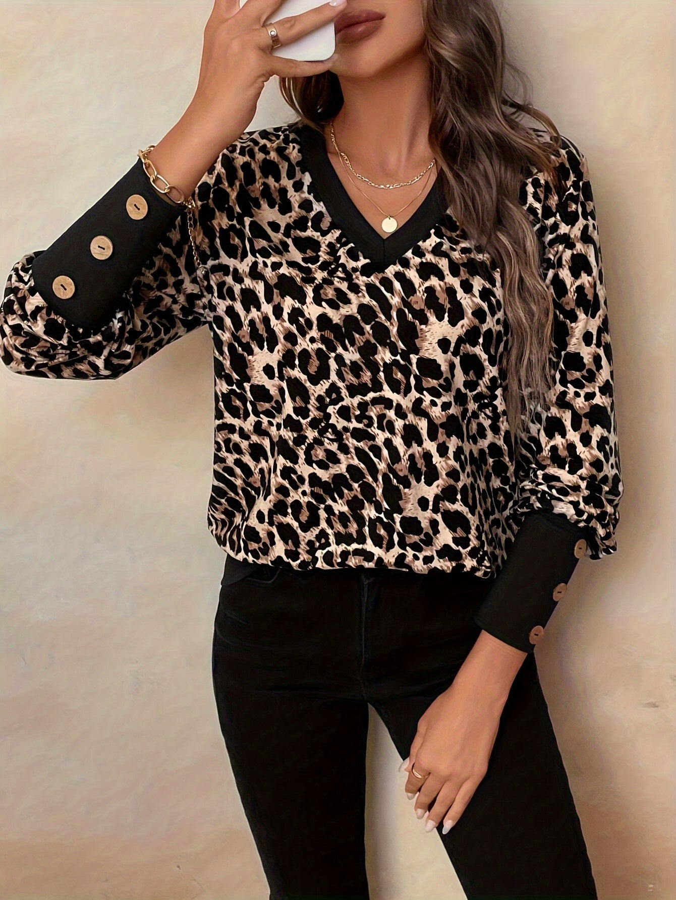 Fay | Women's Casual V-Neck Sweatshirt Featuring Lion Print