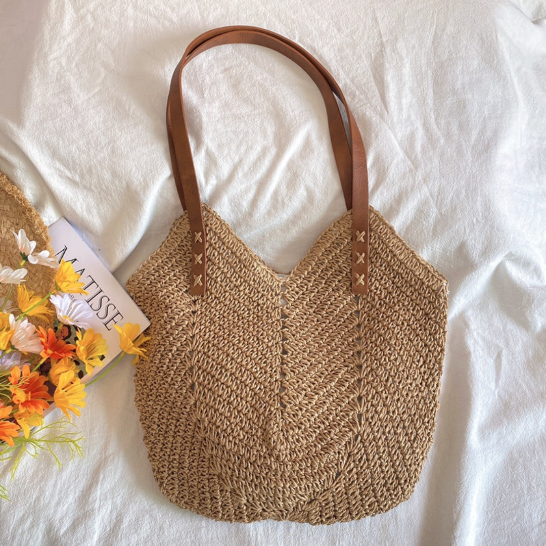 Chic Women's Shoulder Bag - BreezeWoven