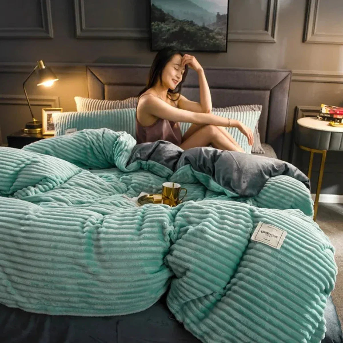 Premium Thermal-Filled Duvet with Elegant Design