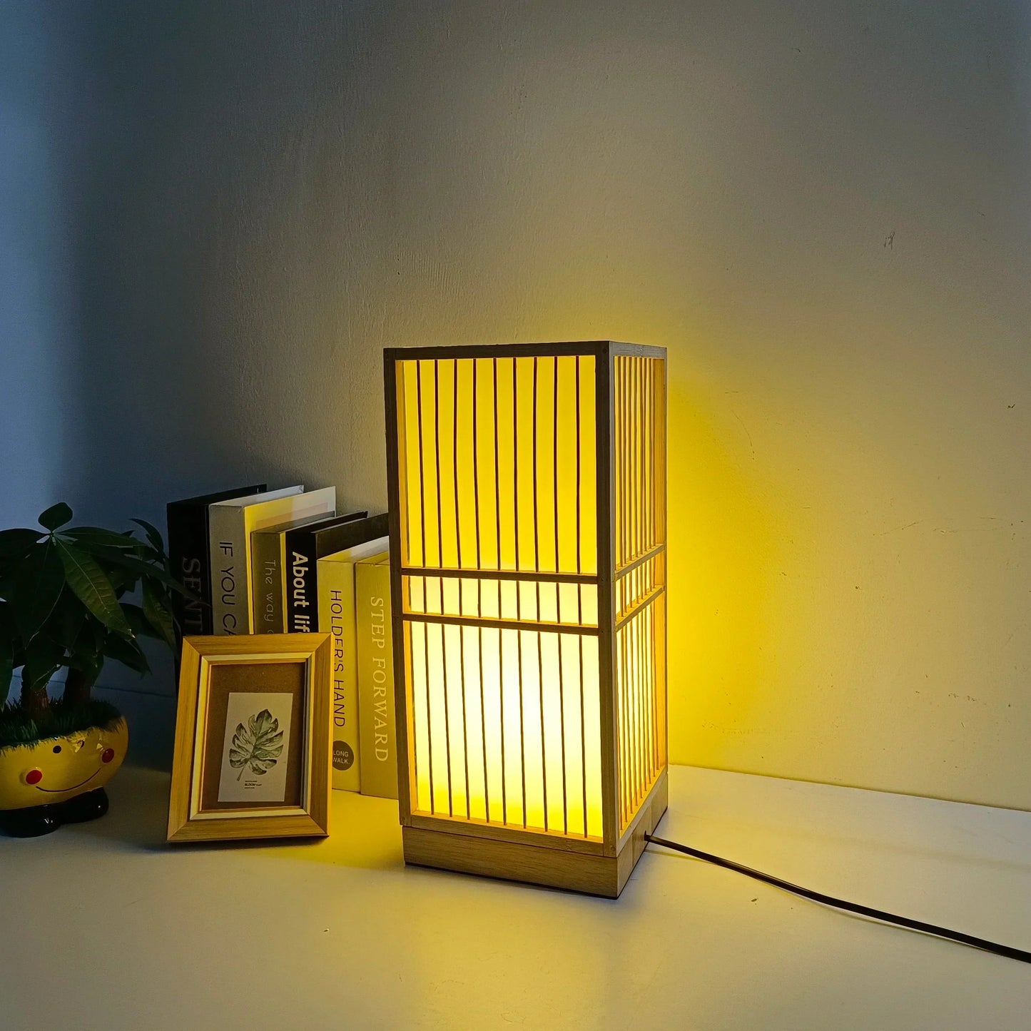 KiraLamp: Elegant Japanese Table Lamp