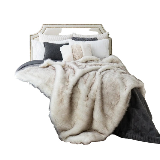 Elegant Soft Faux Fur Throw Blanket - Luxurious Comfort