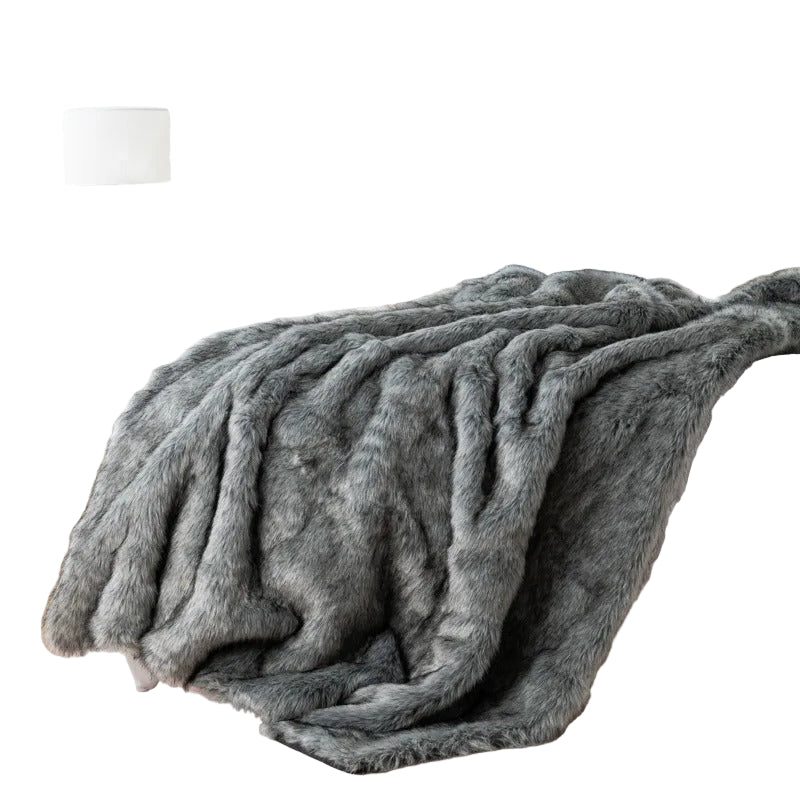 Cozy Plush Winter Blanket with Luxurious Fur