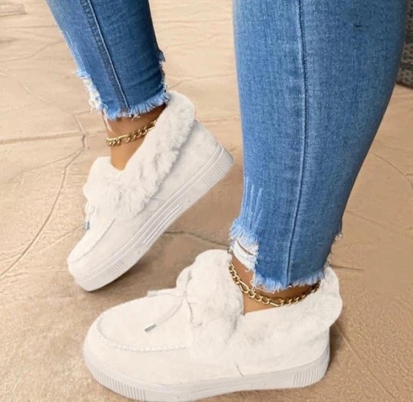 Snuggs – Cozy Fur-Lined Slippers for Ultimate Winter Warmth