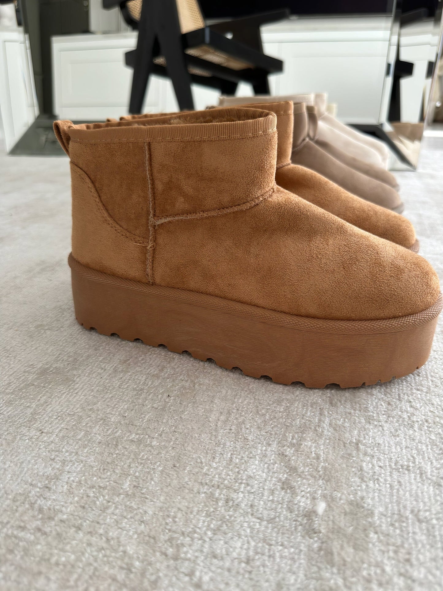 Snuggs | Women's Cozy Boots - Chic and Comfortable