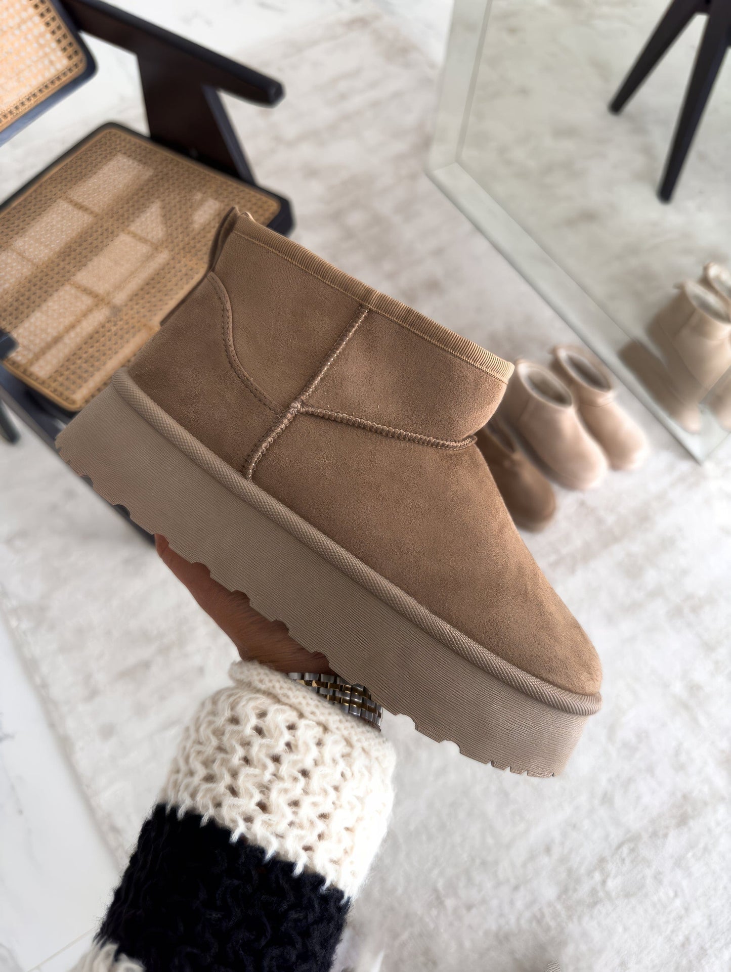 Snuggs | Women's Cozy Boots - Chic and Comfortable