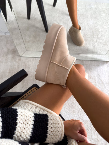 Snuggs | Women's Cozy Boots - Chic and Comfortable